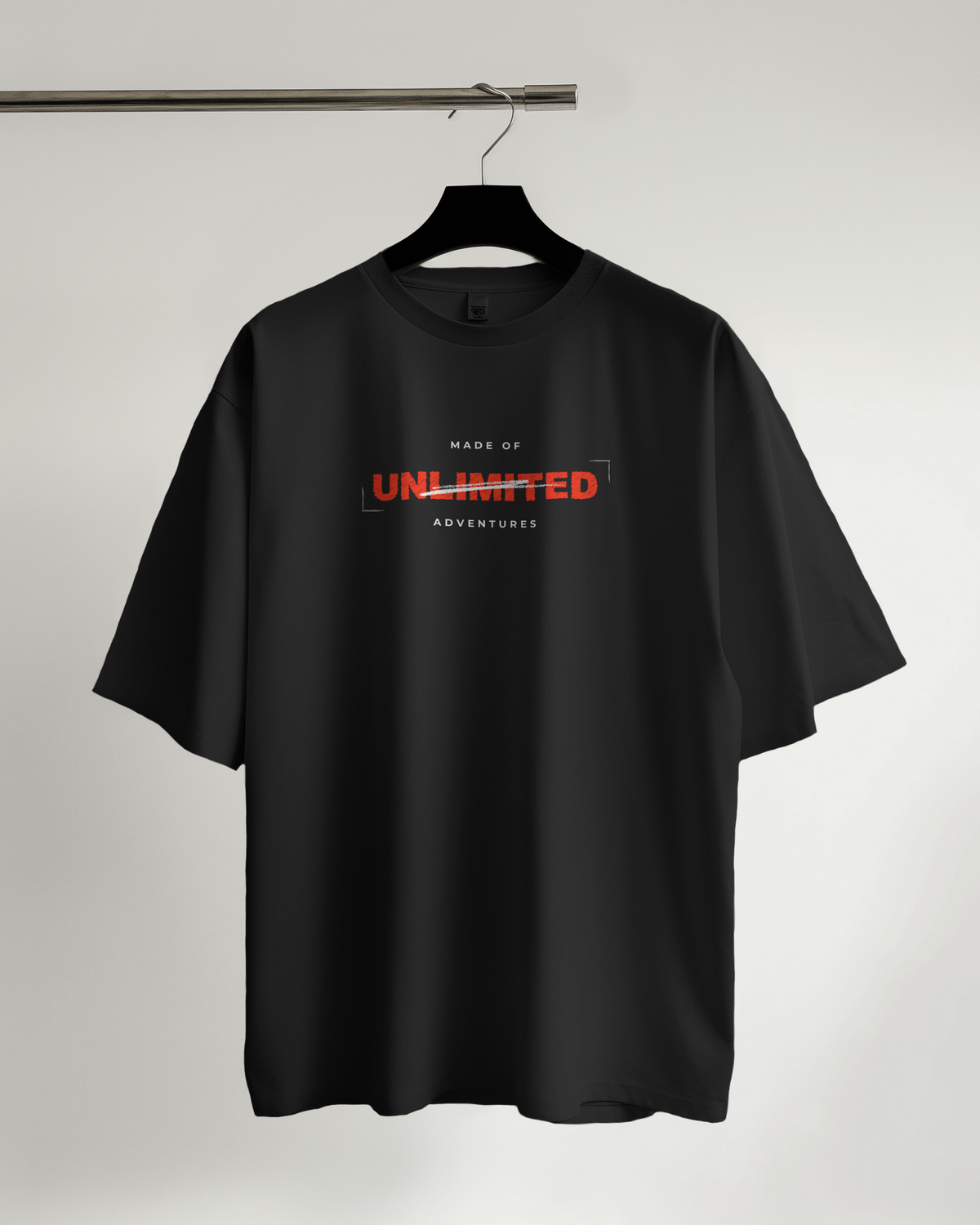 MADE OF UNLIMITED ADVENTURES Oversized T-Shirt